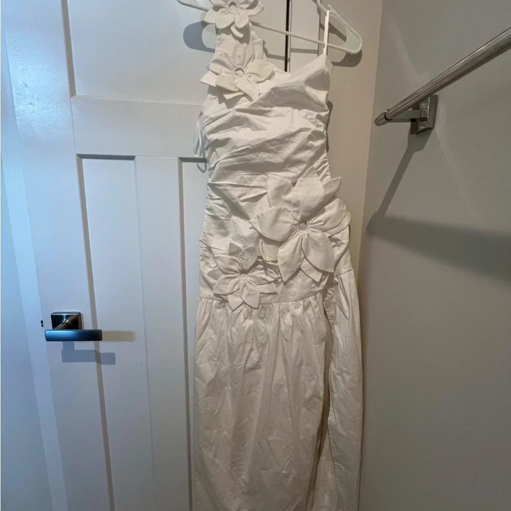 Hello Molly White Blooming Whimsy One Shoulder Maxi Dress - Picture 3 of 4